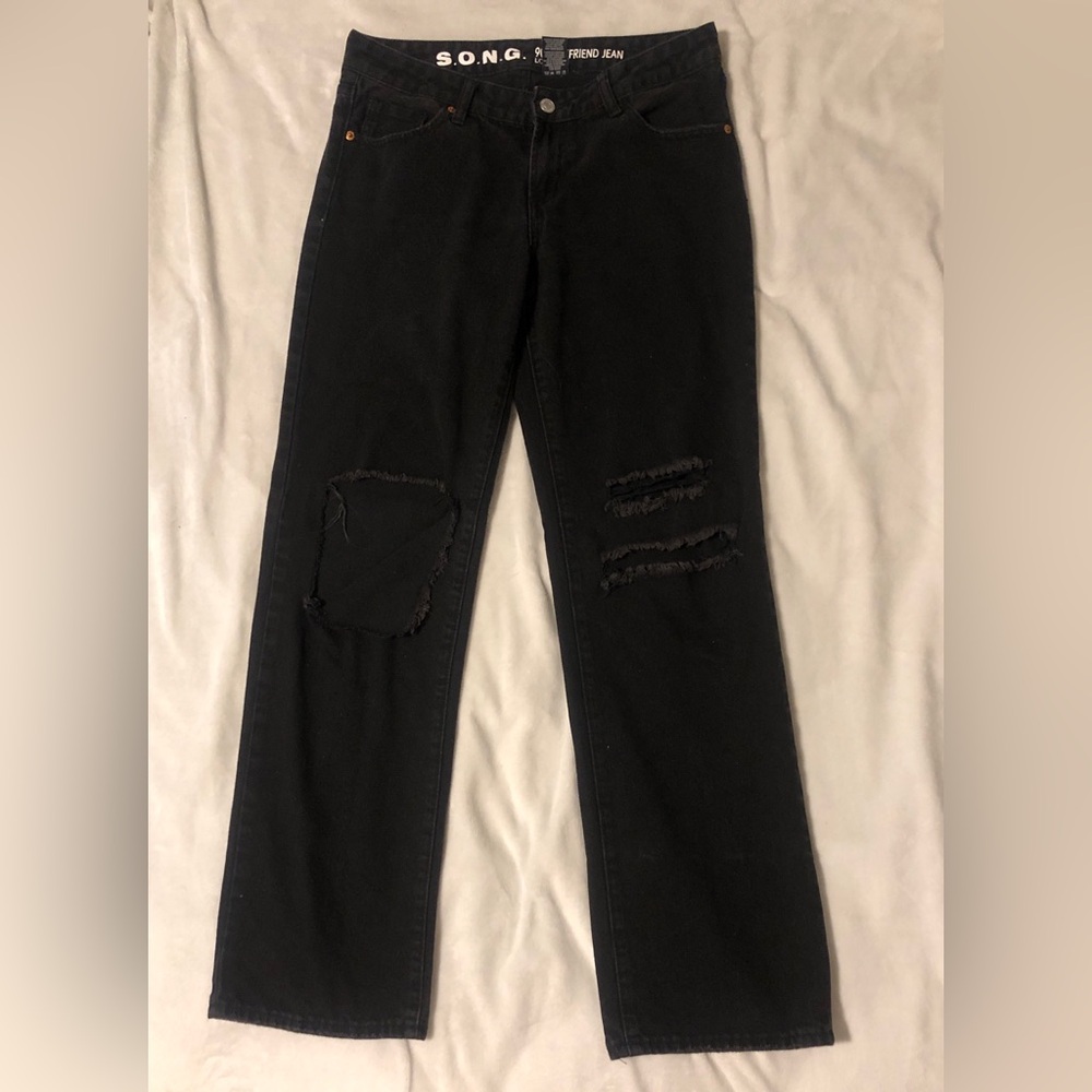 Junior’s girl black ripped boyfriend jeans